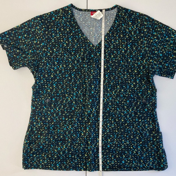 SCRUB TOP - Picture 2 of 3